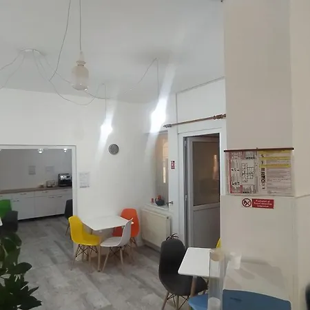 Paris 招待所 3*
